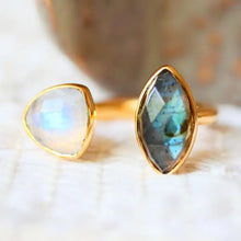 Charger l'image dans la galerie, Bague réglable Veda - Labradorite et pierre de Lune