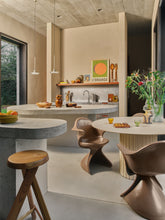 Charger l'image dans la galerie, Pillar dining table round cream