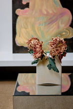 Charger l'image dans la galerie, Forma glass vase, cream