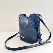Charger l'image dans la galerie, Sac bombonera Robin noir avec franges