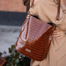 Charger l'image dans la galerie, Sac seau Julieta en cuir noisette