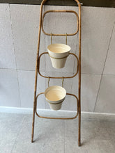 Charger l'image dans la galerie, Echelle en bambou et ses deux pots