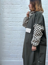Charger l'image dans la galerie, Poncho long ou court Damier kaki - Adulte