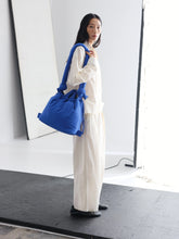 Charger l'image dans la galerie, Ona Soft Bag - Bleu cobalt