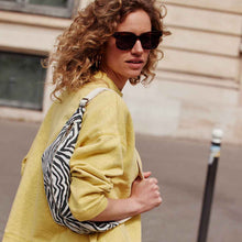 Charger l'image dans la galerie, Sac banane zebrou beige