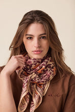 Charger l'image dans la galerie, Big foulard Latika - Coeur flamingo