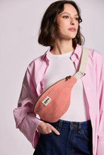 Charger l'image dans la galerie, Sac banane Olivia - Rayures rouges