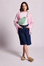 Charger l'image dans la galerie, Sac banane Olivia - Rayures vertes