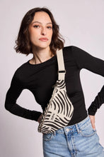 Charger l'image dans la galerie, sac, banane, olivia, écru, zèbre, hindbag, green, terra, tournai, lille, mons, courtrai