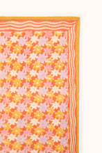 Charger l'image dans la galerie, Big foulard Latika - Paquerette orange