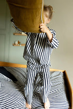 Charger l'image dans la galerie, Pyjama deux pièces Luno - Rayures météorite