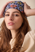 Charger l'image dans la galerie, Small foulard Manika - Coeur iris
