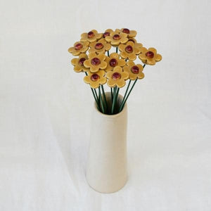 Fleur de fraisier jaune