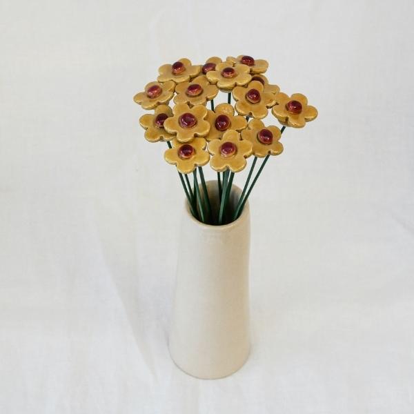 Fleur de fraisier jaune