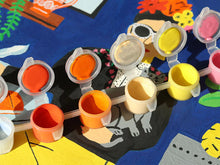 Charger l'image dans la galerie, Petit pinceau - La fille aux chats
