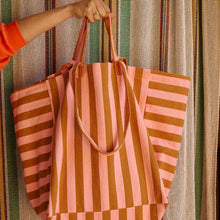 Charger l'image dans la galerie, Sac/cabas Elisa rayures caramel/fraise
