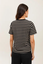 Charger l'image dans la galerie, Tee-shirt rayé à manches courtes et col rond
