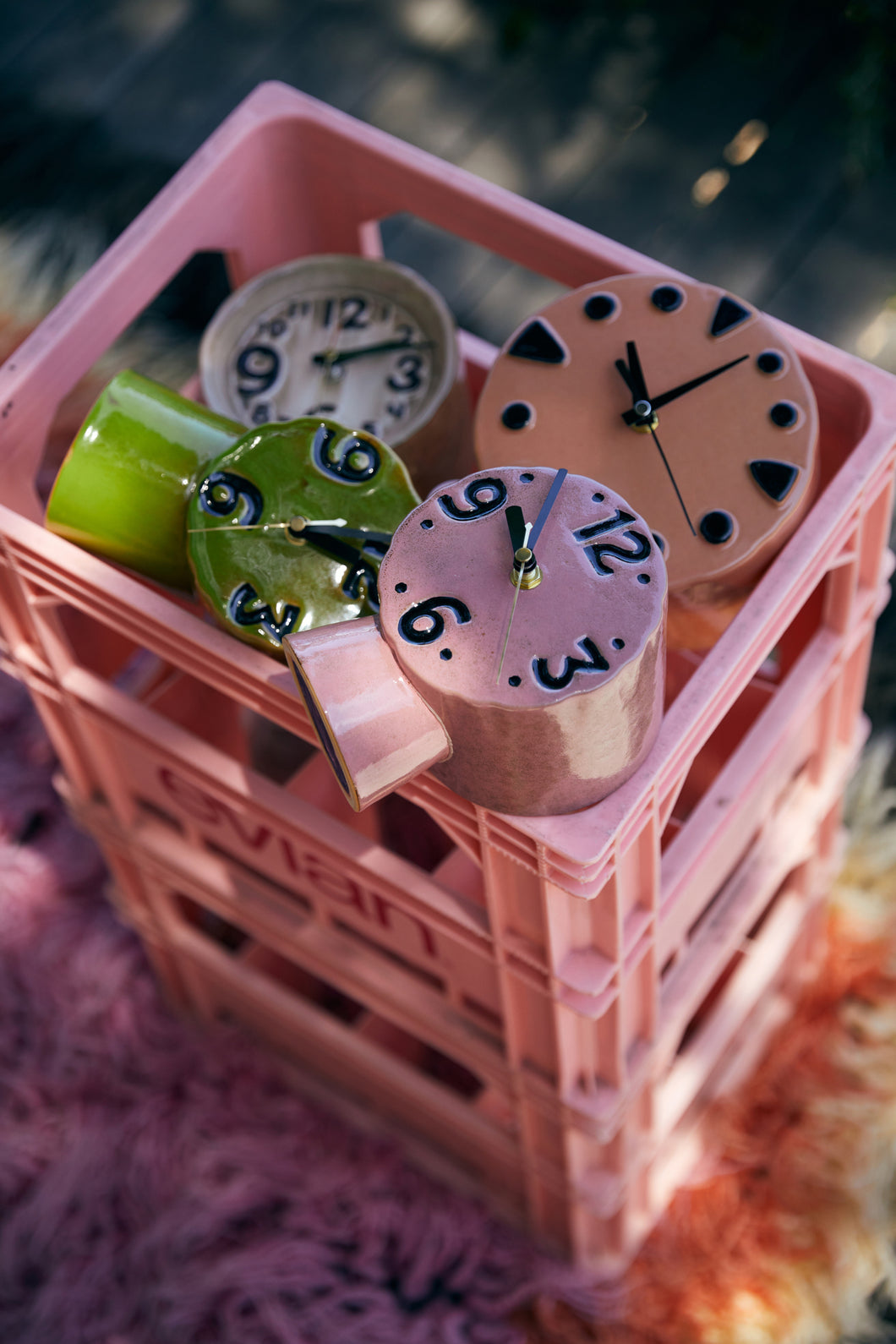 Retro ceramic clock pink