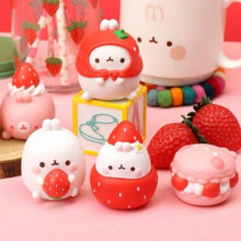 Charger l&#39;image dans la galerie, Figurine Aléatoire Molang fraise Boîte Surprise
