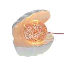 Charger l'image dans la galerie, Lampe coquillage nacrée à paillettes multicolores
