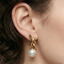 Charger l'image dans la galerie, Boucles d'oreilles sculpture avec perle
