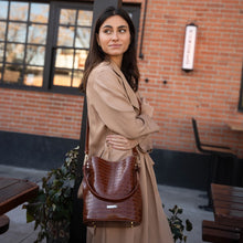 Charger l'image dans la galerie, Sac seau Julieta en cuir noisette
