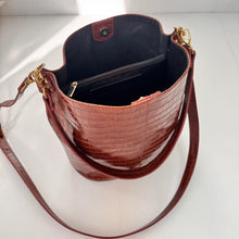 Charger l'image dans la galerie, Sac seau Julieta en cuir noisette
