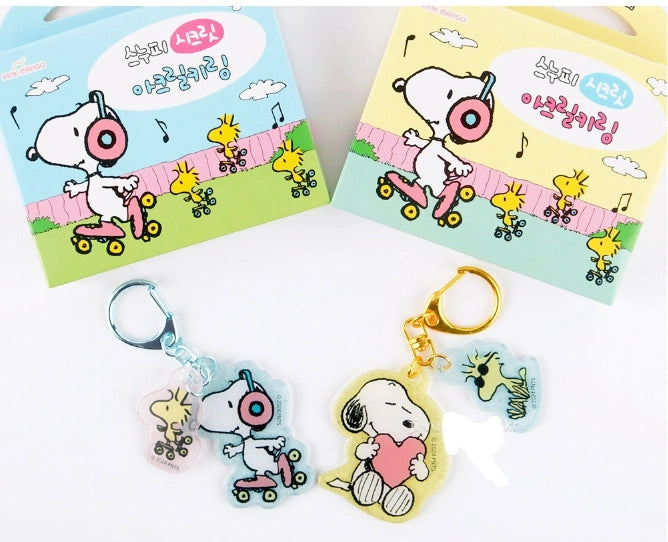 Boîte aléatoire Peanuts Snoopy porte-clés en acrylique
