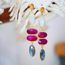 Charger l'image dans la galerie, Boucles Ratri - Pierre de lune, Rubis indien et Labradorite
