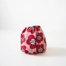 Charger l'image dans la galerie, Cache-oreilles pour chien - motif fleurs rouges (2 tailles)
