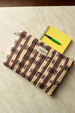Charger l'image dans la galerie, Petite pochette Sana - Dictée Taffeta
