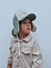Charger l&#39;image dans la galerie, Casquette velours Green cocooning Sherpa avec cache-oreilles
