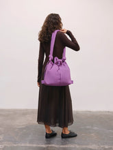 Charger l'image dans la galerie, Ona Soft Bag - Raisin
