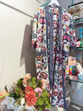 Charger l&#39;image dans la galerie, Kimono long Mandu fleurs vintage
