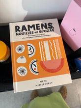 Charger l'image dans la galerie, Livre de recettes - Ramens, nouilles et gyozas
