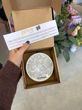 Charger l'image dans la galerie, Patère (crochet) rond en céramique avec la carte de Tournai
