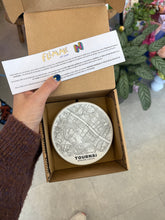 Charger l'image dans la galerie, Patère (crochet) rond en céramique avec la carte de Tournai
