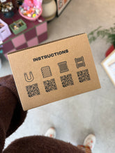 Charger l'image dans la galerie, Patère (crochet) rond en céramique avec la carte de Tournai
