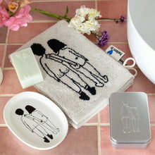 Charger l'image dans la galerie, small dish naked couple back
