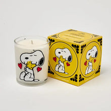 Charger l&#39;image dans la galerie, Bougie Snoopy : Love
