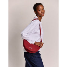 Charger l'image dans la galerie, Sac banane demi-lune Andrea - Bordeaux
