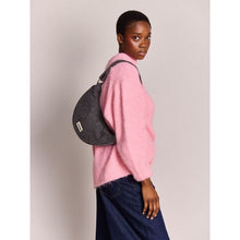 Charger l'image dans la galerie, Sac banane demi-lune Andrea - Denim gris foncé
