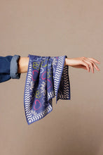 Charger l'image dans la galerie, Small foulard Manika - Ardoise indigo
