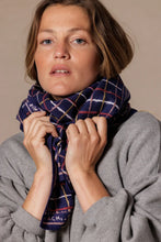 Charger l'image dans la galerie, Big foulard Latika - Cahier indigo
