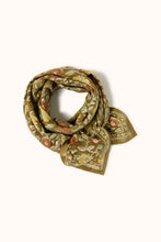Charger l'image dans la galerie, Big foulard Latika - Coeur tapenade mimosa
