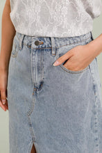 Charger l'image dans la galerie, Jupe longue fendue en denim
