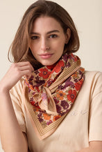 Charger l'image dans la galerie, Big foulard Latika - Joy macadamia
