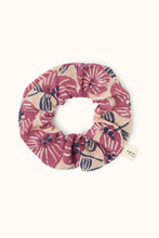 Charger l'image dans la galerie, Big chouchou Manju - Amaryllis macadamia cherry
