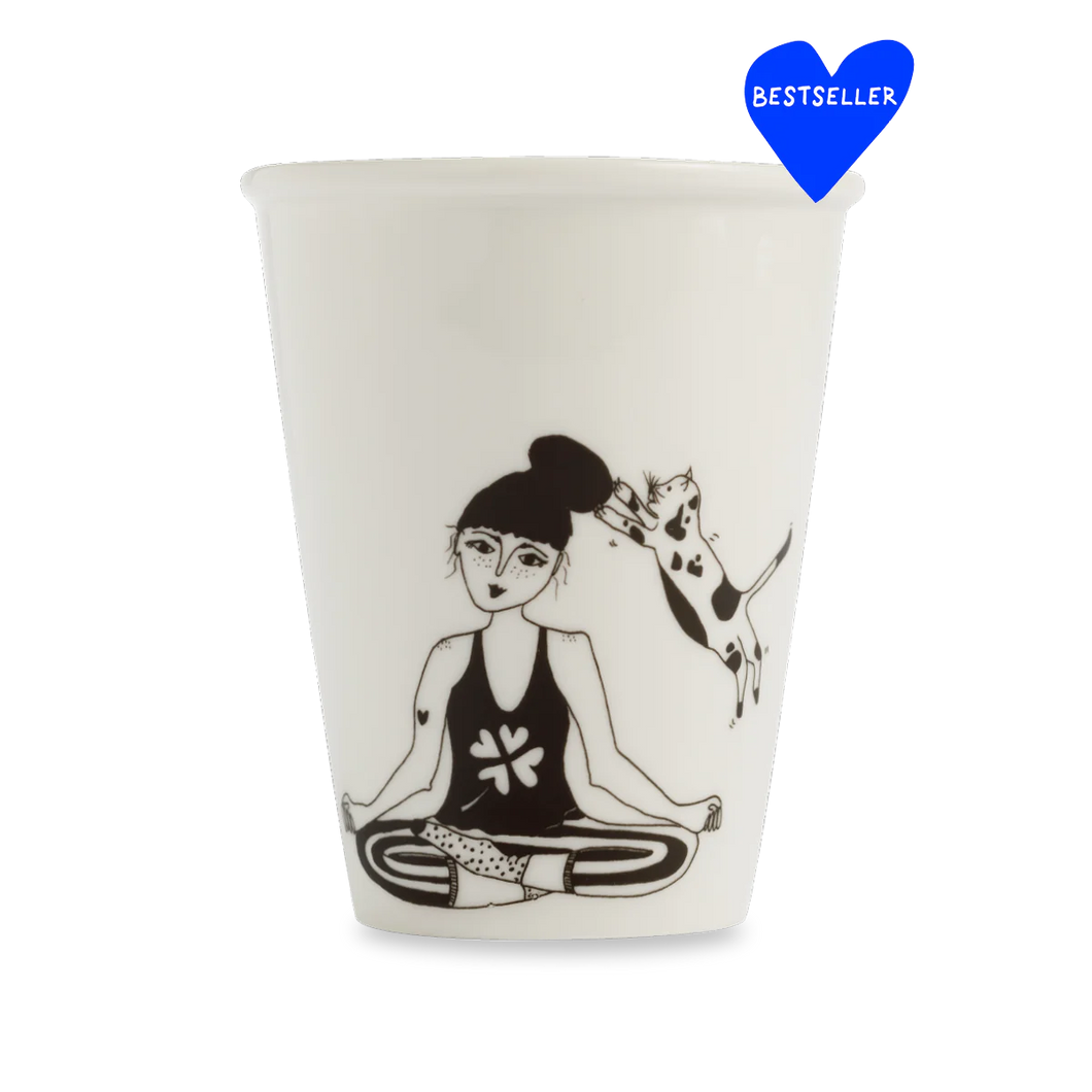 Cup zen with a cat