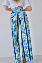 Charger l'image dans la galerie, Jeans Valeria - Flores bleu
